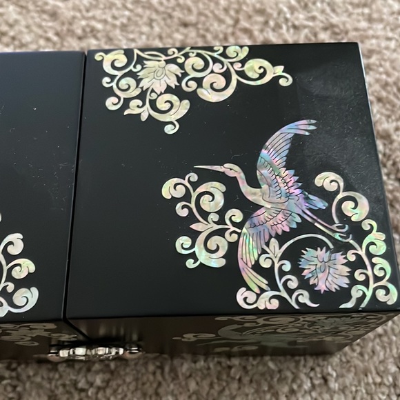 New (without tags) Korean Jewelry Box - Picture 7 of 7